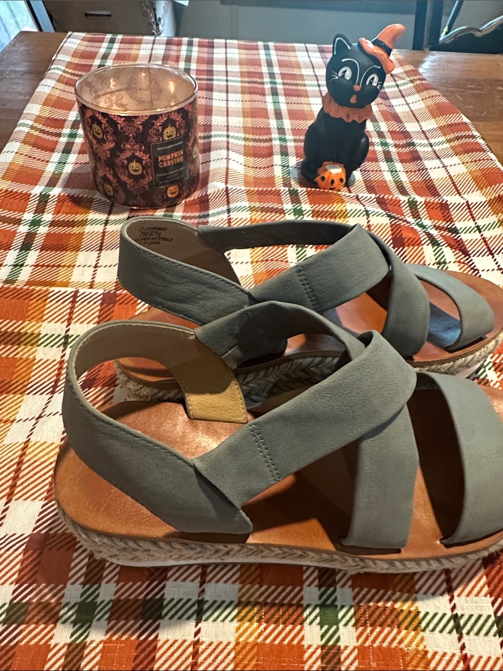 Lucky Brand Gray Crisscross Espadrille Sandals